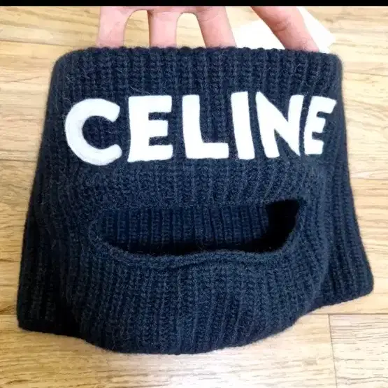 [OS] 셀린느 CELINE AW21 자수 울 앙고라