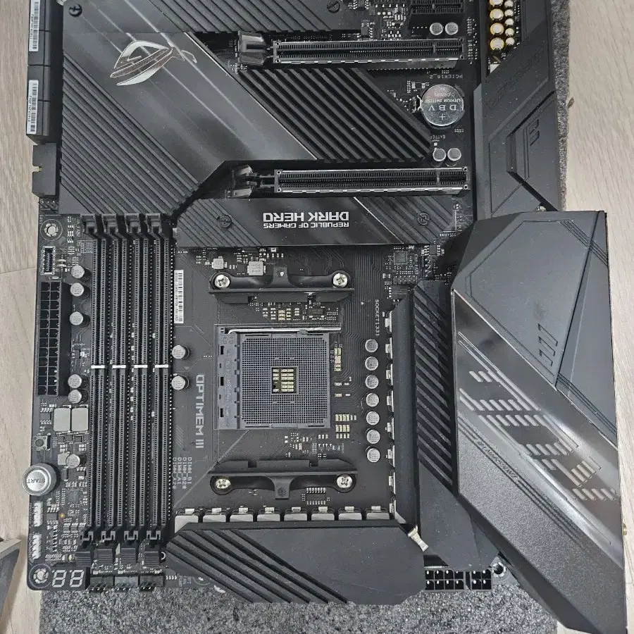 X570 ROG Crosshair VIII Dark Hero