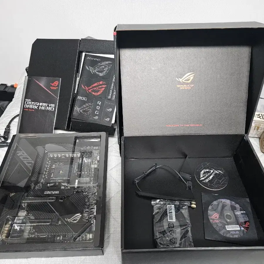 X570 ROG Crosshair VIII Dark Hero