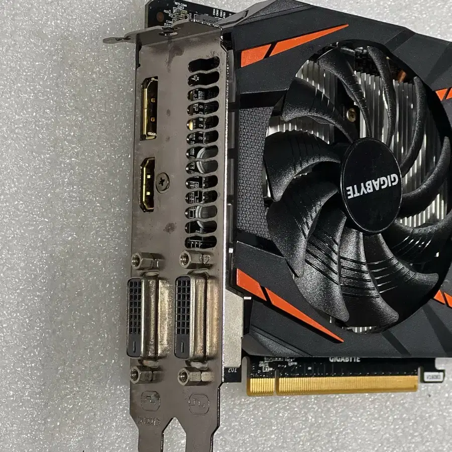 Gigabyte 1060 3G 그래픽