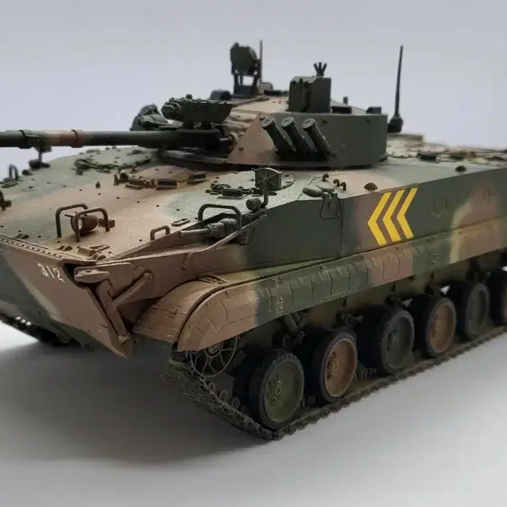 1/35 BMP-3 프라모델 완성품