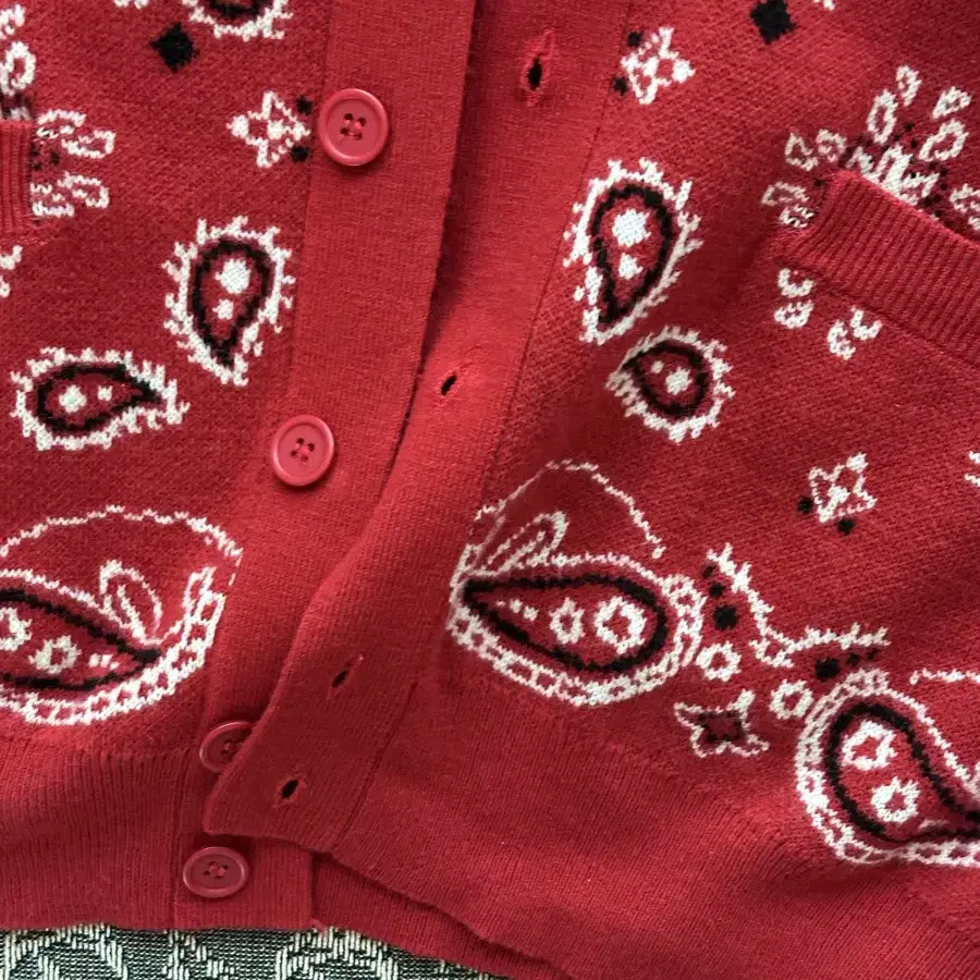 엑스트라오디너리 BANDANA CARDIGAN RED 가디건