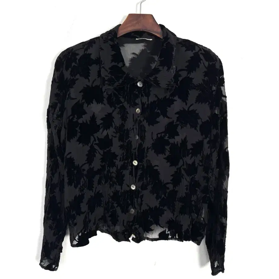 Velvet Leaf Pattern Sear Blouse