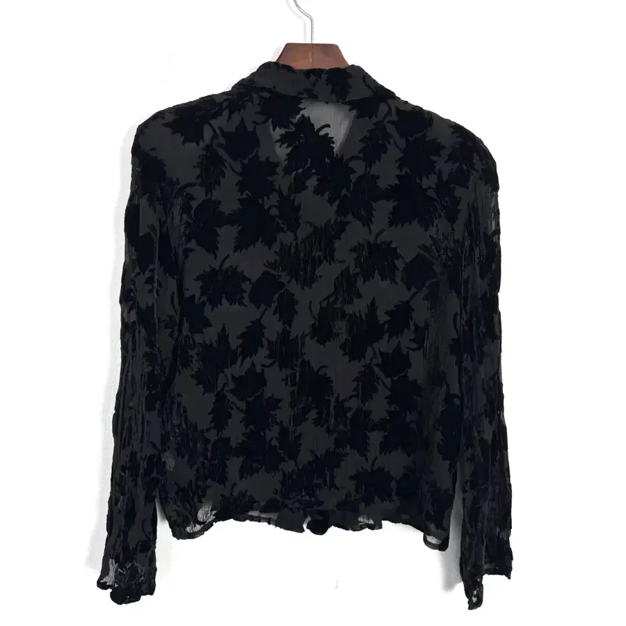 Velvet Leaf Pattern Sear Blouse