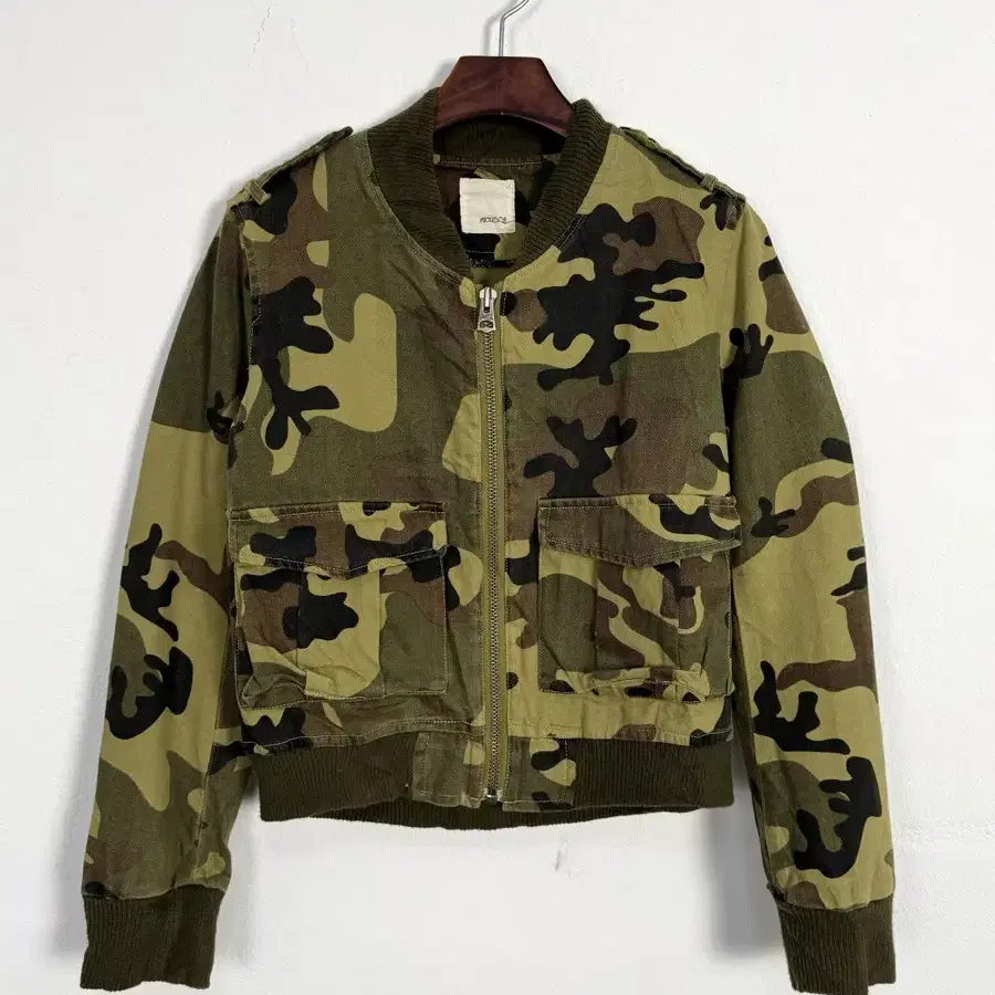 Moussy Camouflage cropped Jacket