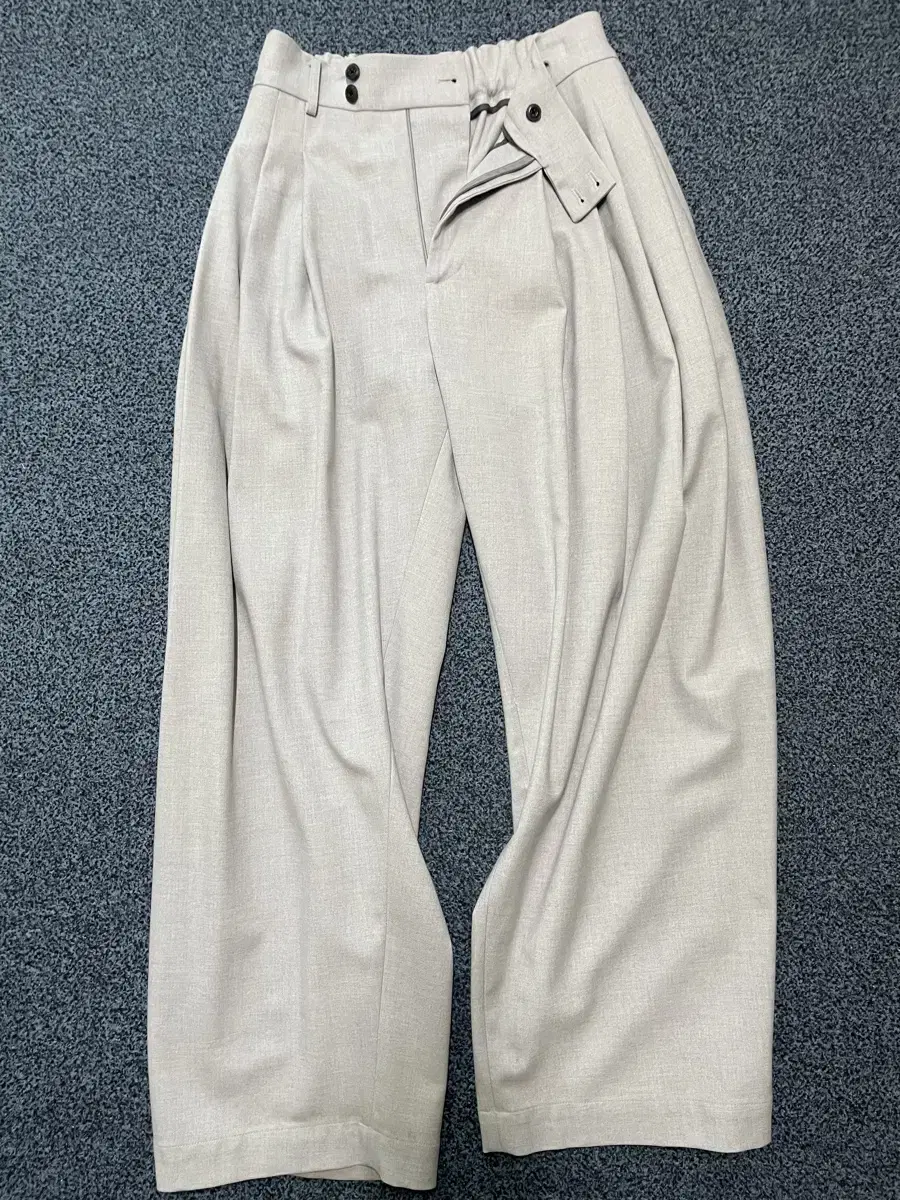 비긴202 five pleats wool pants