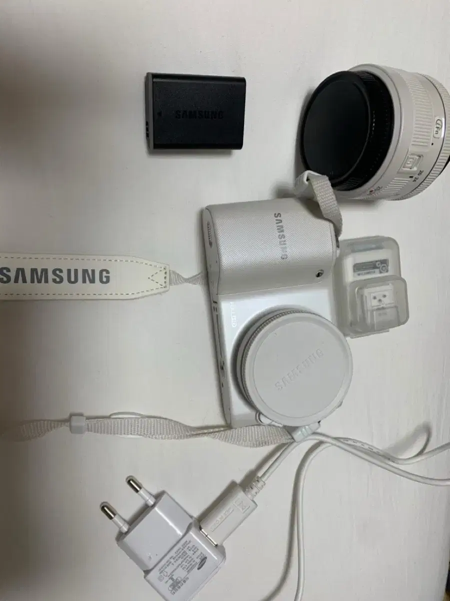 Only 150,000 won for today!! Samsung Mirrorless Camera NX2000 + 20-50m