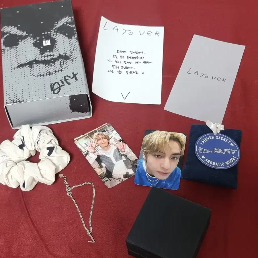 wts BTS V layover broadcast gift set.