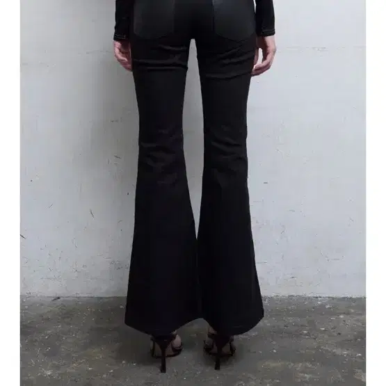 힐다 jam stone bootcut pant 부츠컷 바지