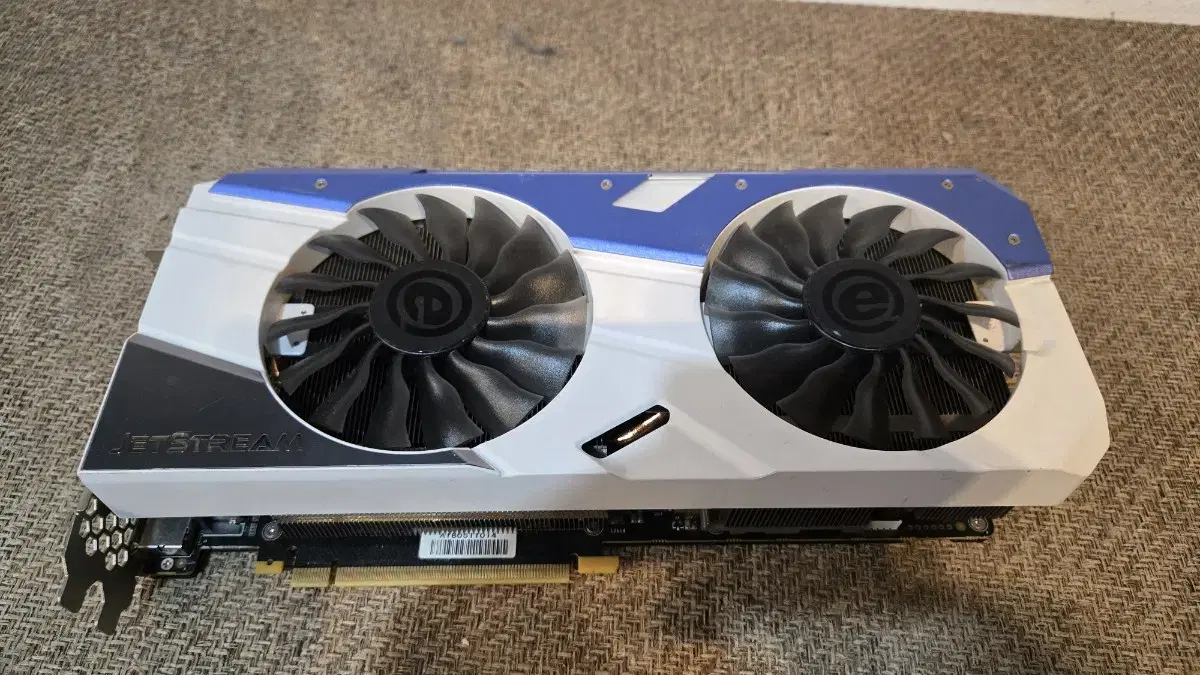 이엠텍 1080TI 11G 그래픽