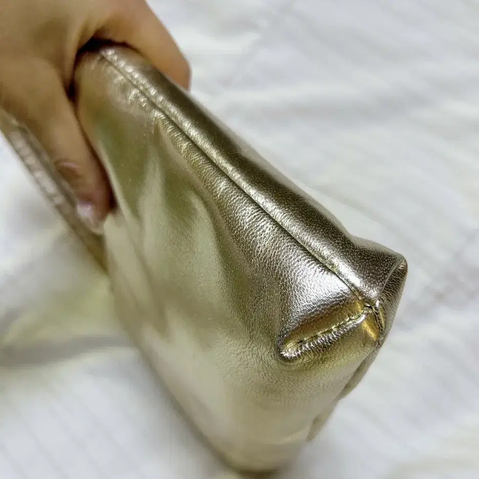 아우로 보우백 골드 오너먼츠색상 ouro bow bag(상세컷o)