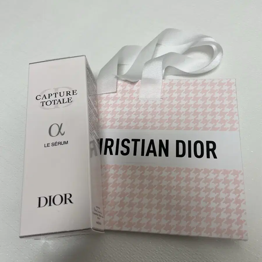 [DIOR]디올 주름개선 기능성 세럼 팝니다. (미개봉)