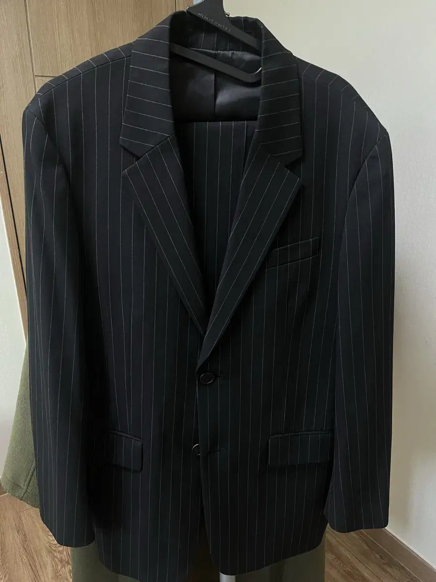 Gentleman's Standard Striped Set-up Suit L (105-110), 31