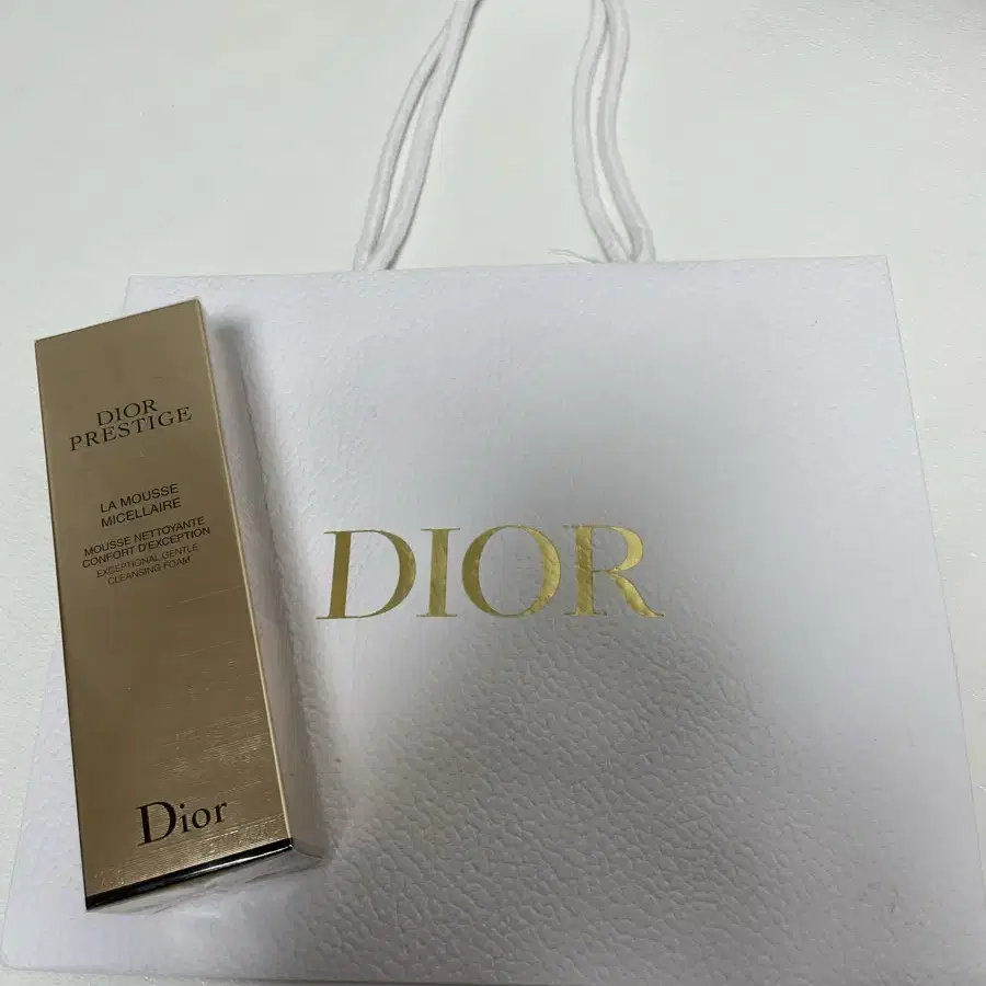 [DIOR] 디올 프레스티지 클렌저 팝니다.(미개봉)