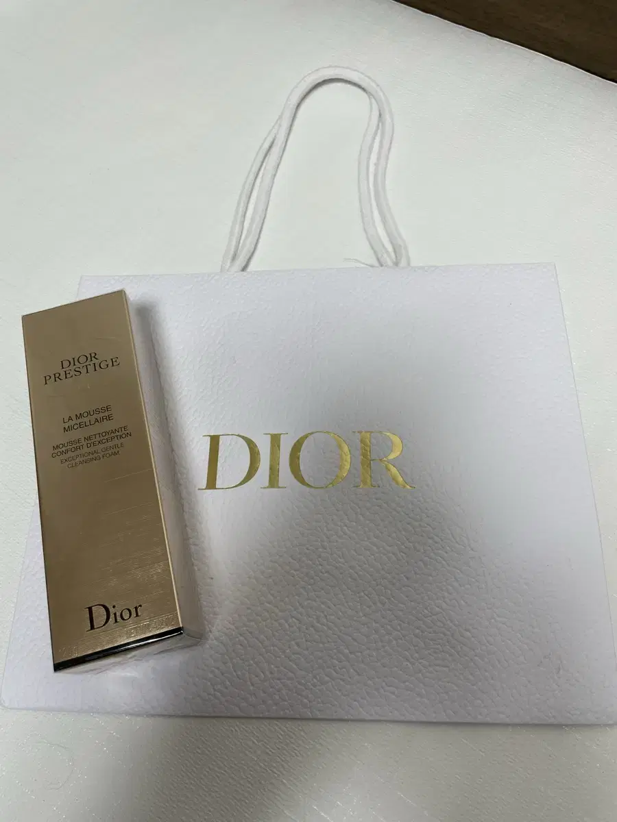 [DIOR] 디올 프레스티지 클렌저 팝니다.(미개봉)