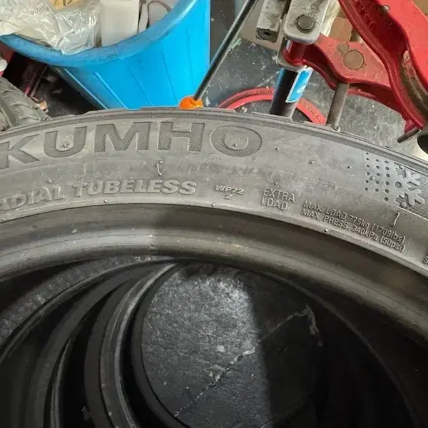 245/40 R 20 99W  금호 윈터크래프트 WP72 1대분 판매