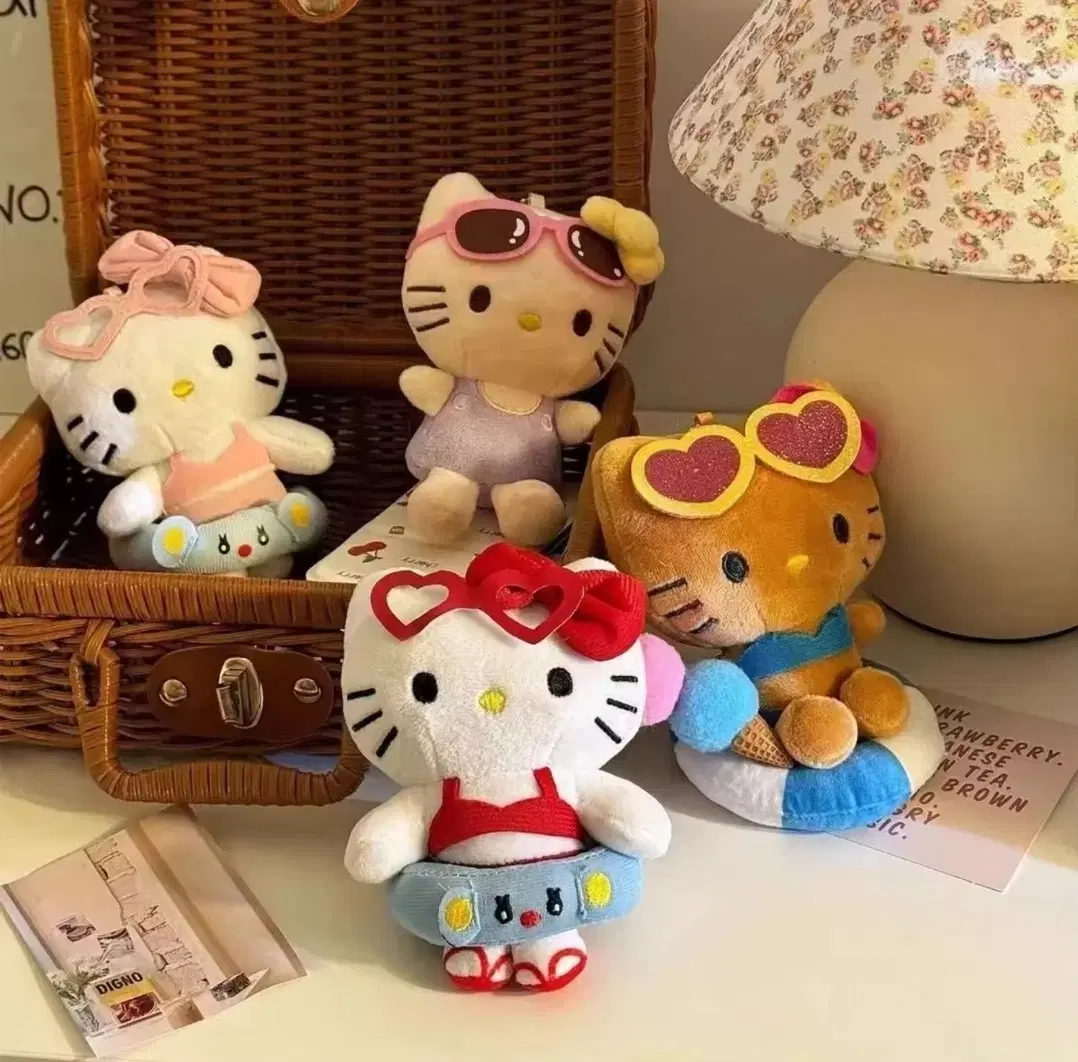 A variety of kitty dolls (8 types)