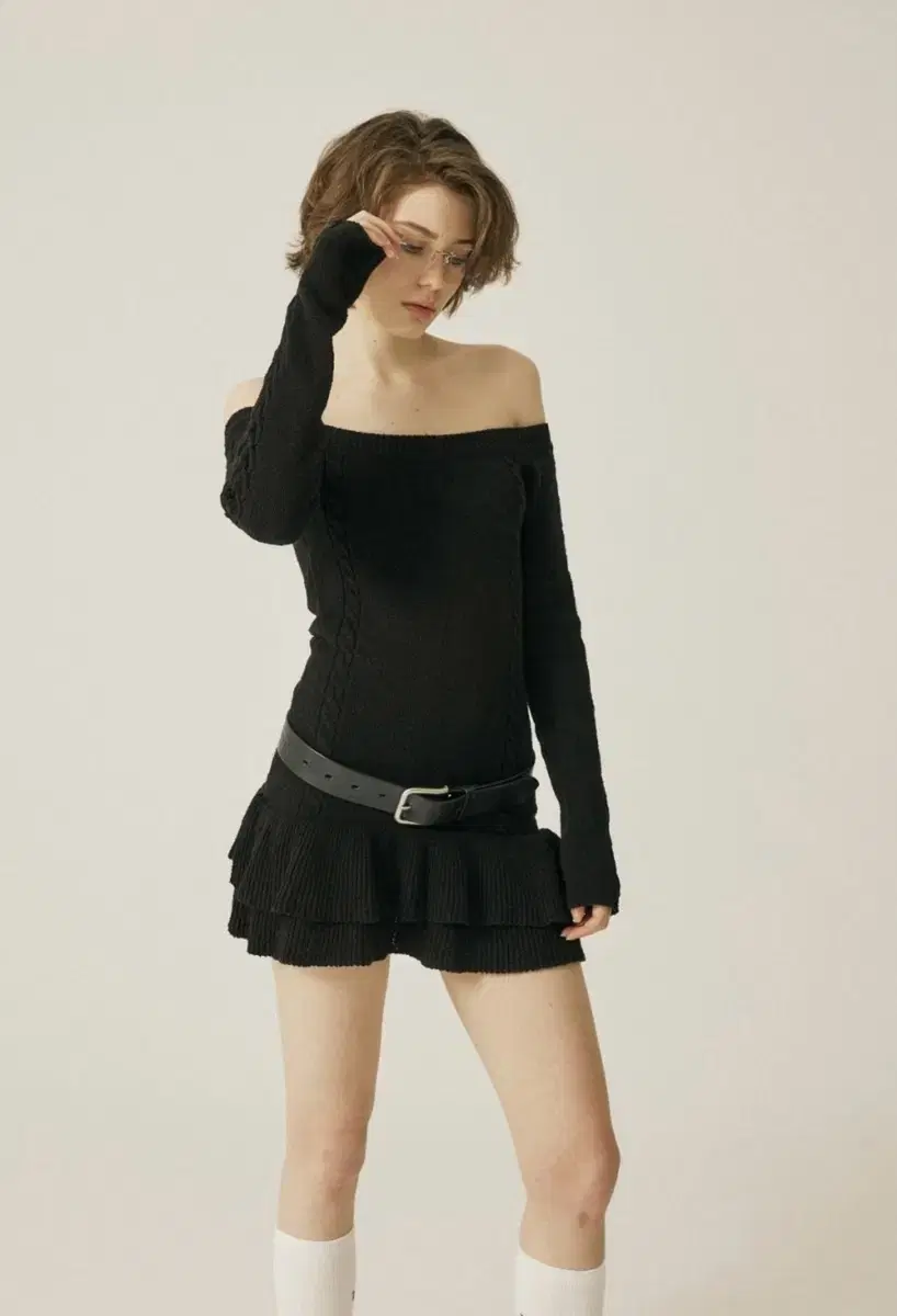 쓰리타임즈) Cable off-shoulder dress BK M