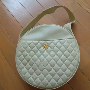 귀엽다! 원형 핸드백(긴자 프레스카)