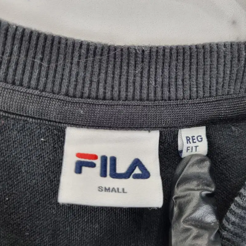 F2650 FILA 여90 REG FIT 블랙 로고 맨투맨/더크