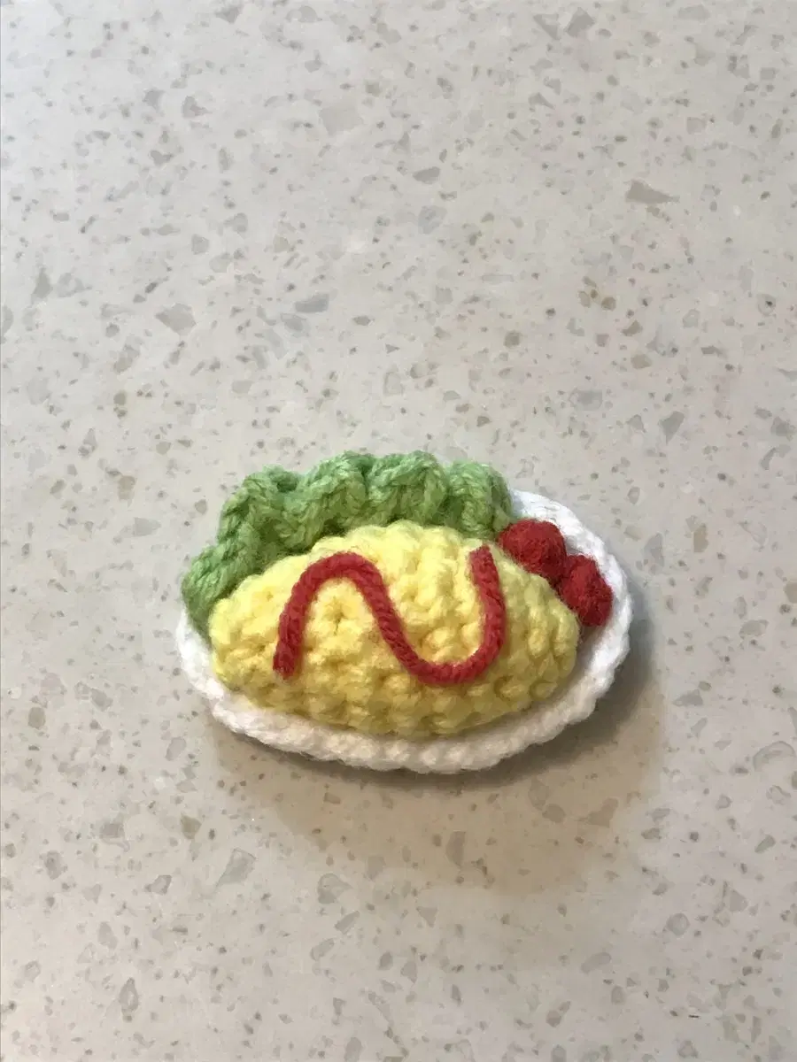 Omelet crochet keyring