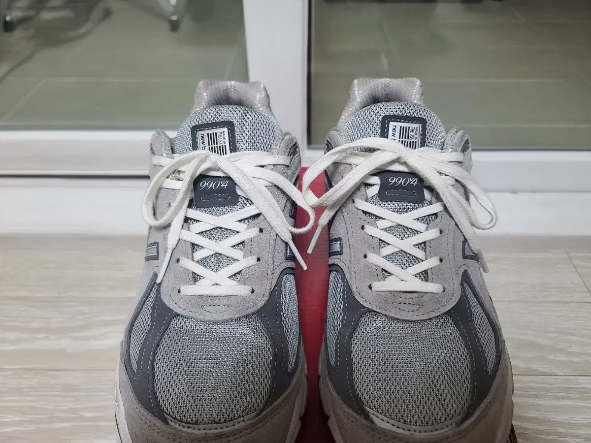 뉴발란스 990v4 275 2e 그레이 특S급(2e wide발볼)