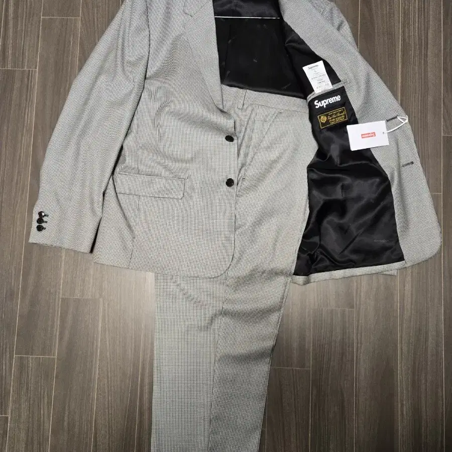 Supreme Loropiana suit setup 21ss