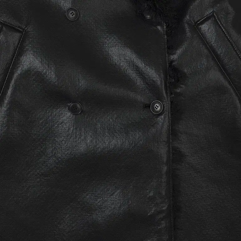 보헴서 FAUX LEATHER SHEARING COAT 레더롱코트