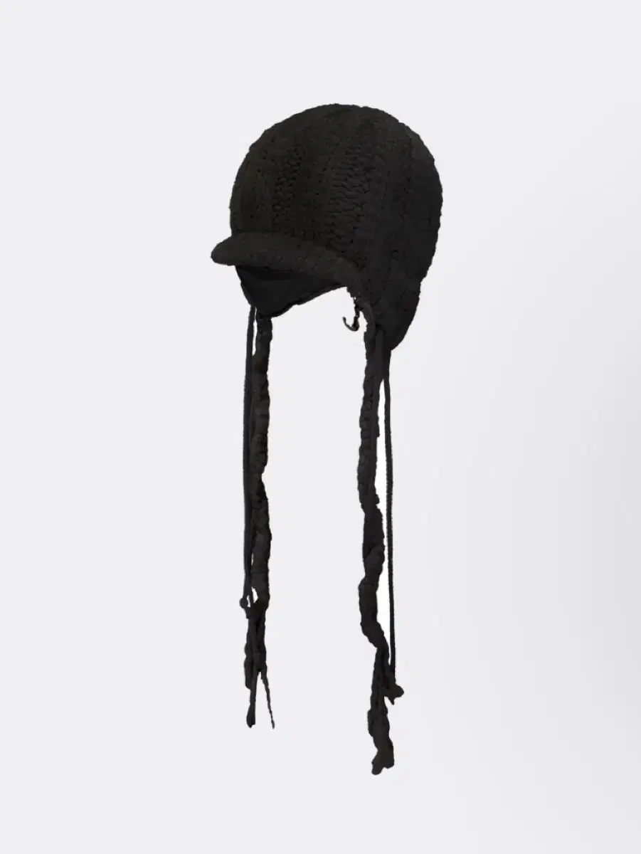 오호스 BRAIDED EARFLAP BEANIE-BLACK