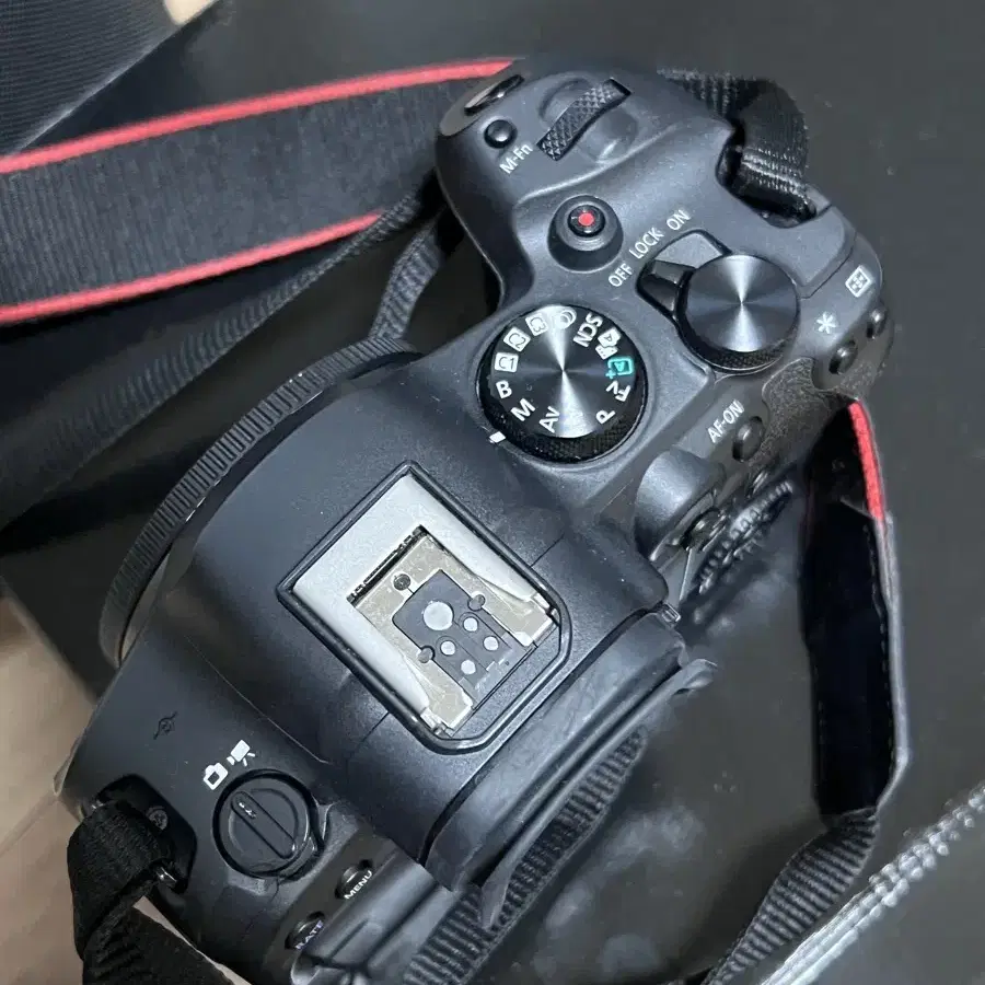 캐논 EOS r6m2