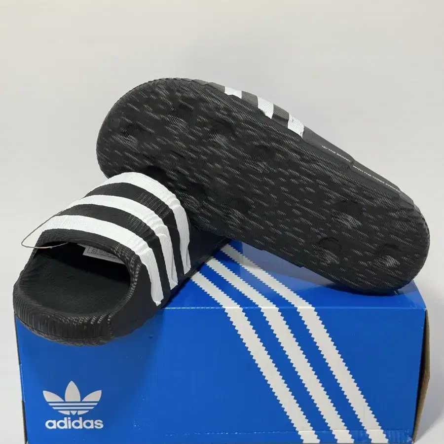 아디다스 Adidas 아딜렛 22 코어 블랙 275mm 슬리퍼