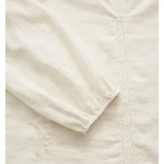 FARVEN BELL LACE BLOUSE_IVORY