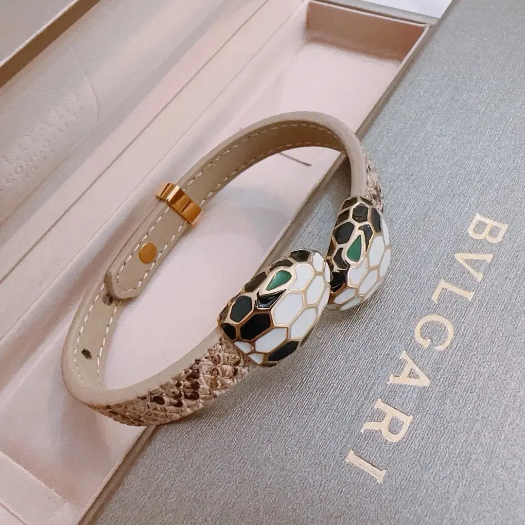 불가리 Bvlgari 팔찌