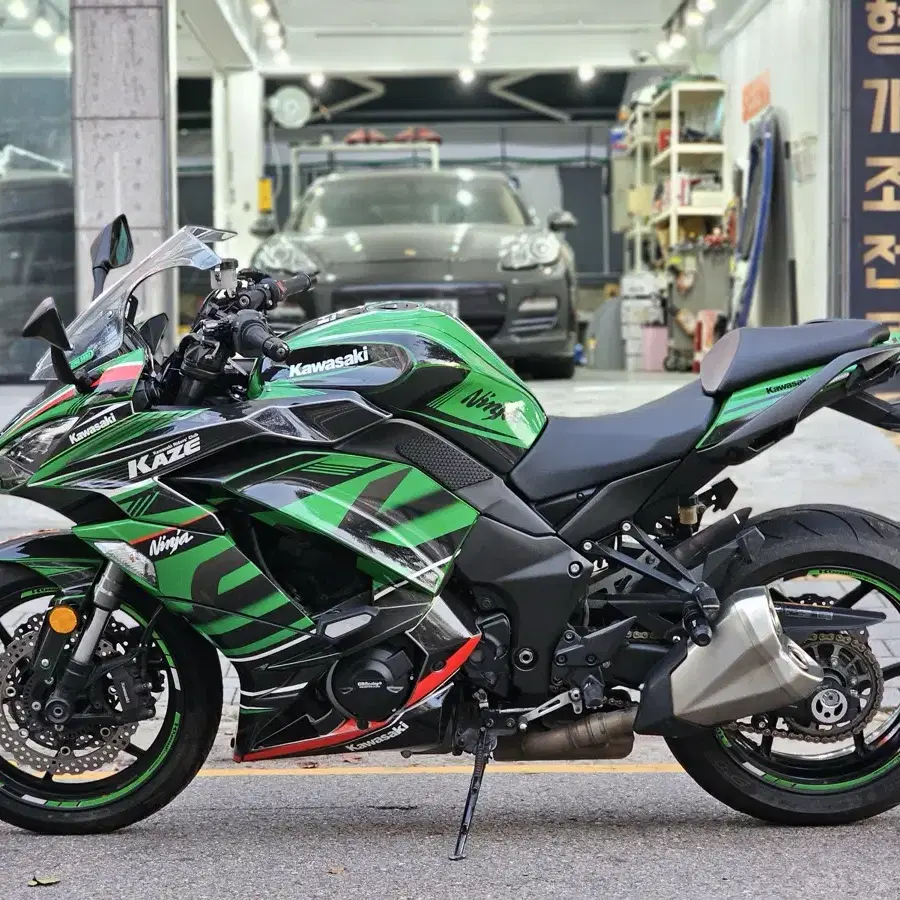 Z1000SX 19년식 팝니다.