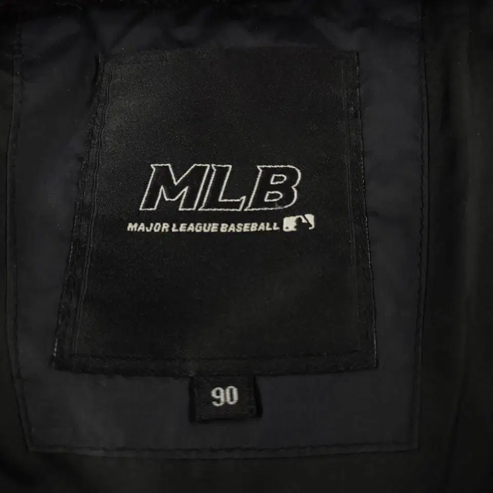 MLB 엠엘비 블랙 뉴욕양키즈 빅패치 히든지퍼 하이넥 레글런 롱패딩