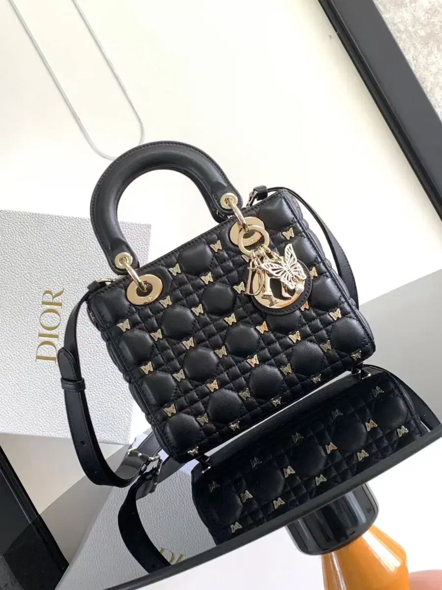 DIOR 숄더백 다이피백 나비 메탈 토트 크로스백