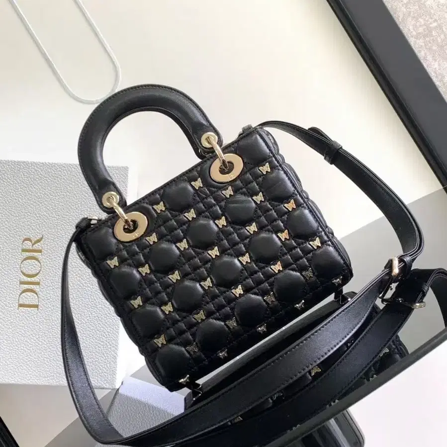 DIOR 숄더백 다이피백 나비 메탈 토트 크로스백