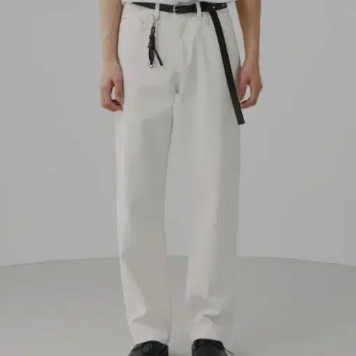 브랜디드 1880 PURE CREAM JEANS WIDE STRAIGHT