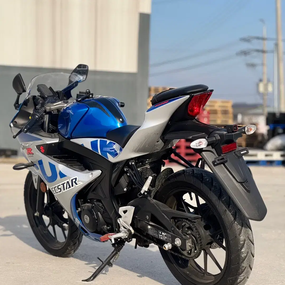 스즈키 gsxr125 21년식 1만km 스페셜카울 차량 판매합니다!