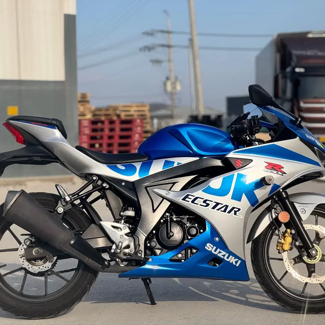 스즈키 gsxr125 21년식 1만km 스페셜카울 차량 판매합니다!