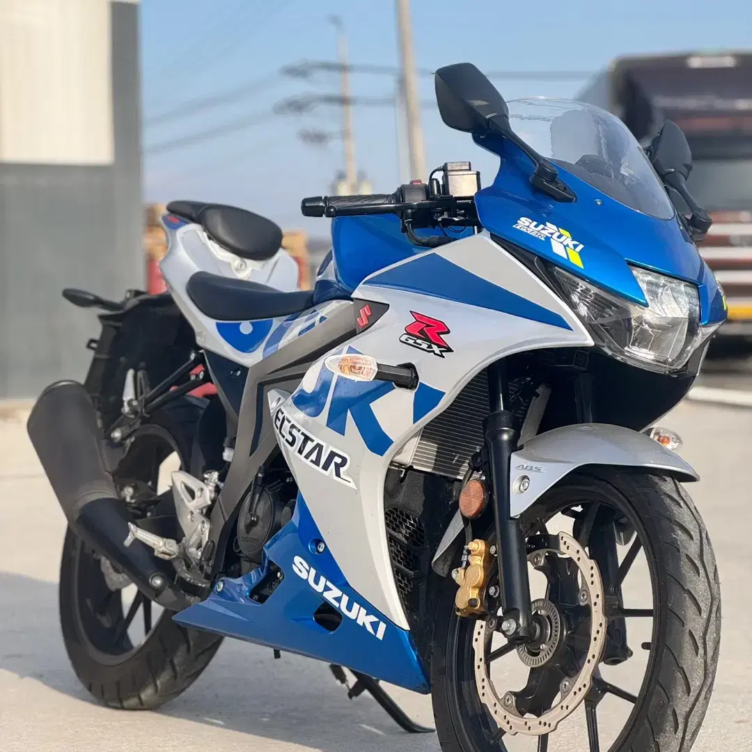 스즈키 gsxr125 21년식 1만km 스페셜카울 차량 판매합니다!