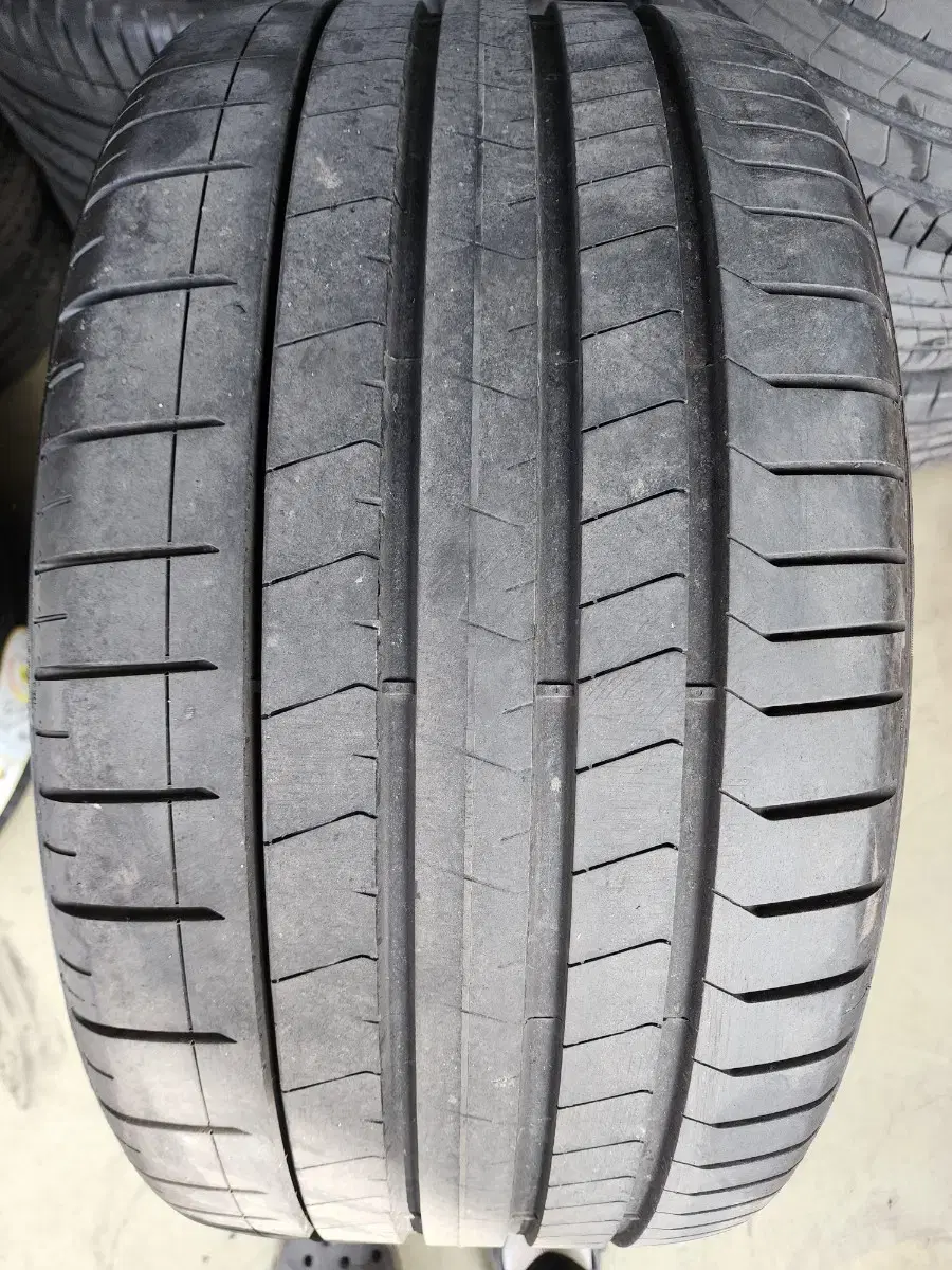 315/40R21 피제로PZ4 MO GLE순정 중고1개팝니다.