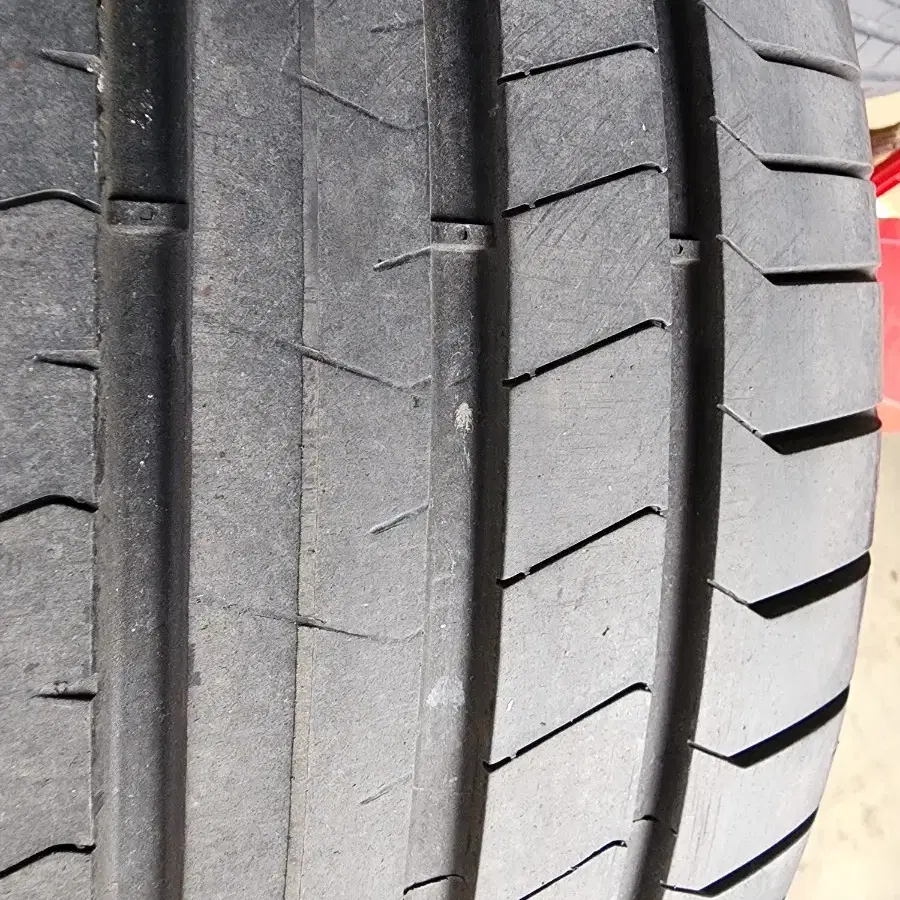 315/40R21 피제로PZ4 MO GLE순정 중고1개팝니다.