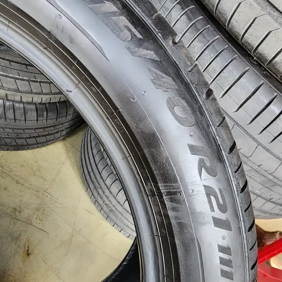 315/40R21 피제로PZ4 MO GLE순정 중고1개팝니다.