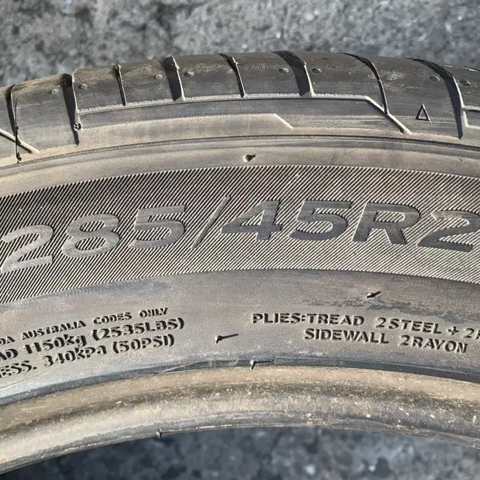 285/45R21 중고 T