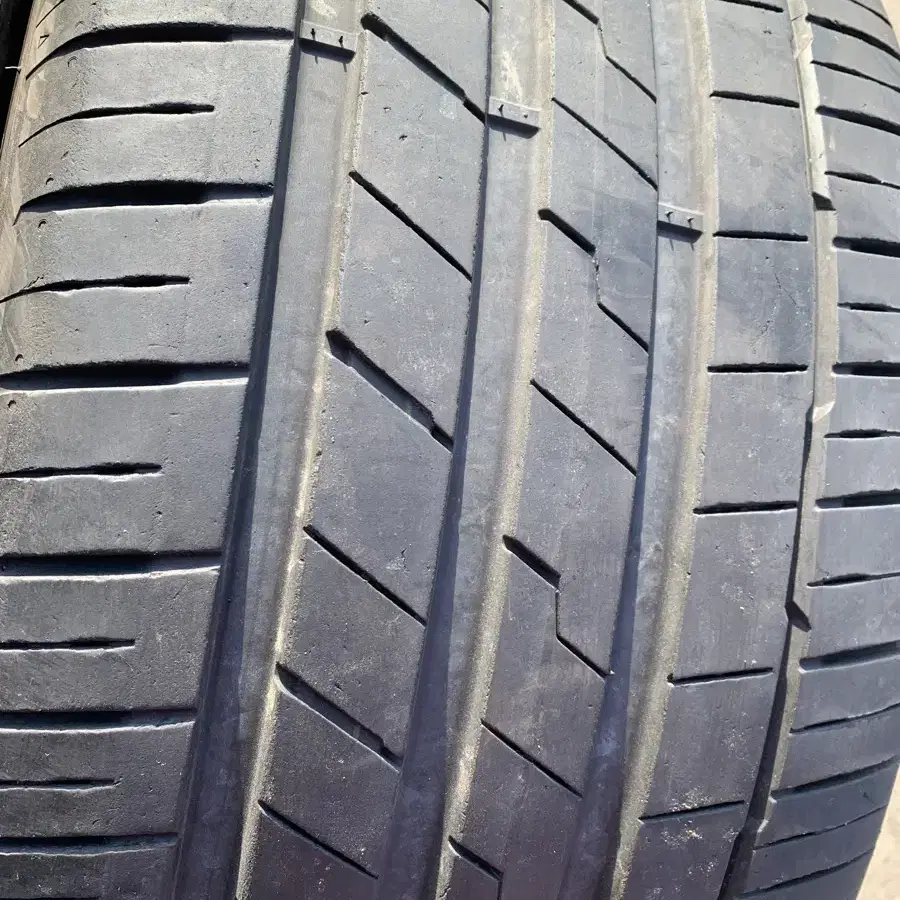 285/45R21 중고 T