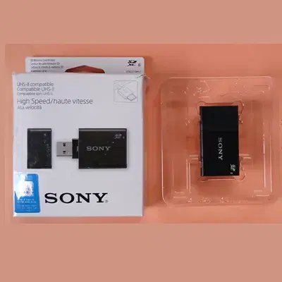 SONY 정품 64G SD 카드와 전용 리더기