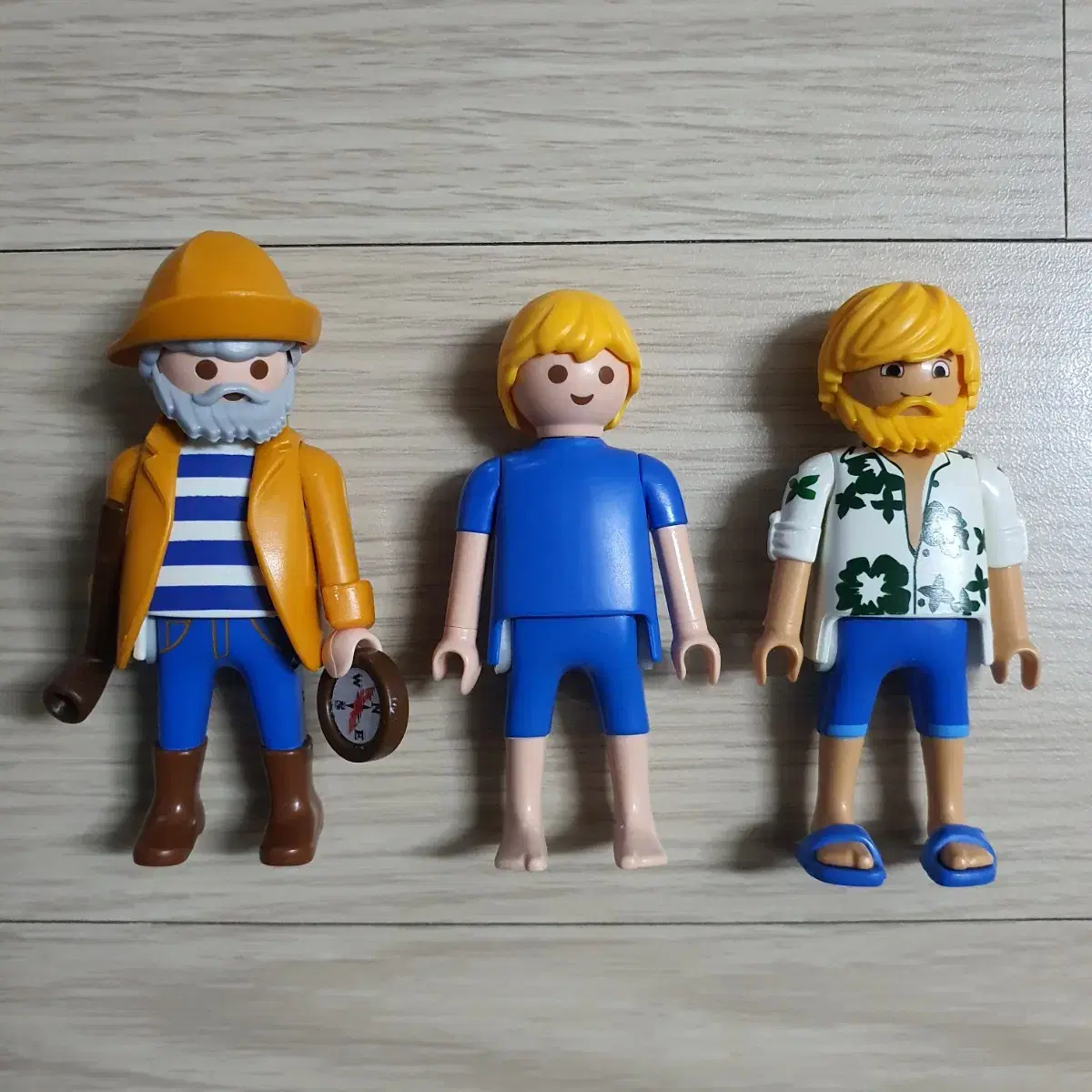 Playmobil 플레이모빌 판매 (미피19 선장, 하와이안 셔츠남 등)