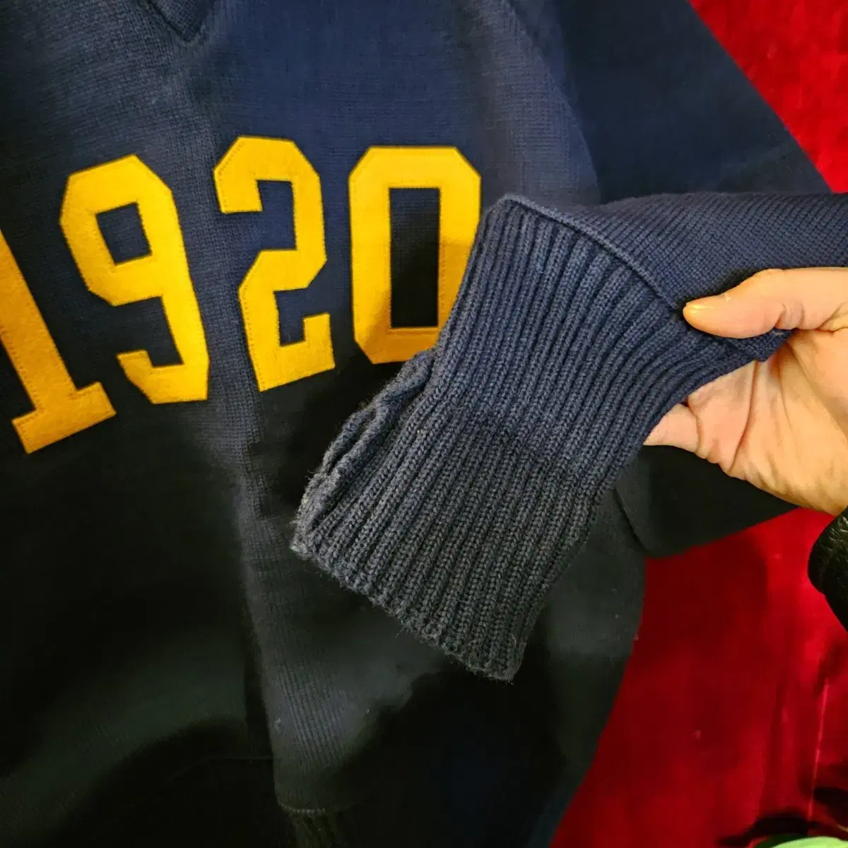 데헨1920(Dehen) in USA Wool 100% 브이넥 니트