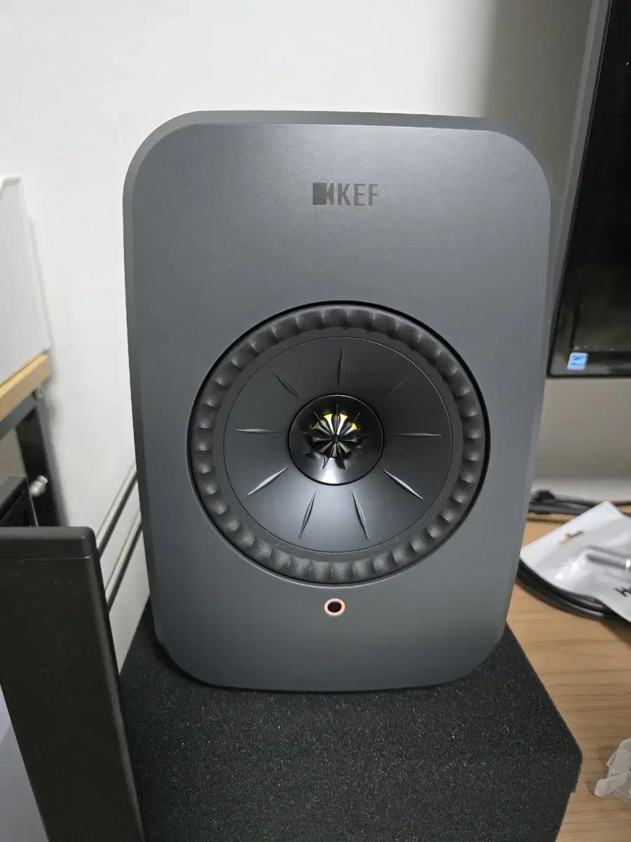 KEF LSX II LT 그레이 풀박스